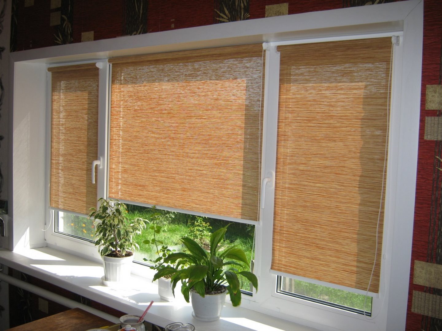 рулонные шторы на пластиковые окна в интерьере