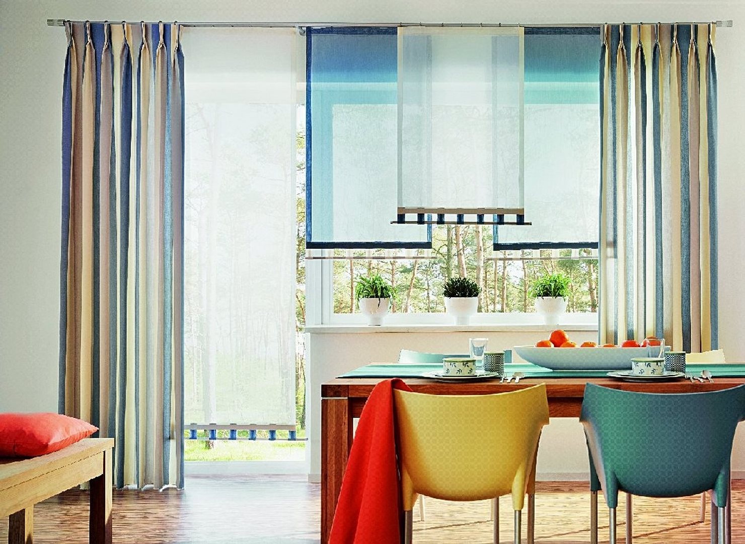  окна на кухне в современном стиле с короткими шторами - фото